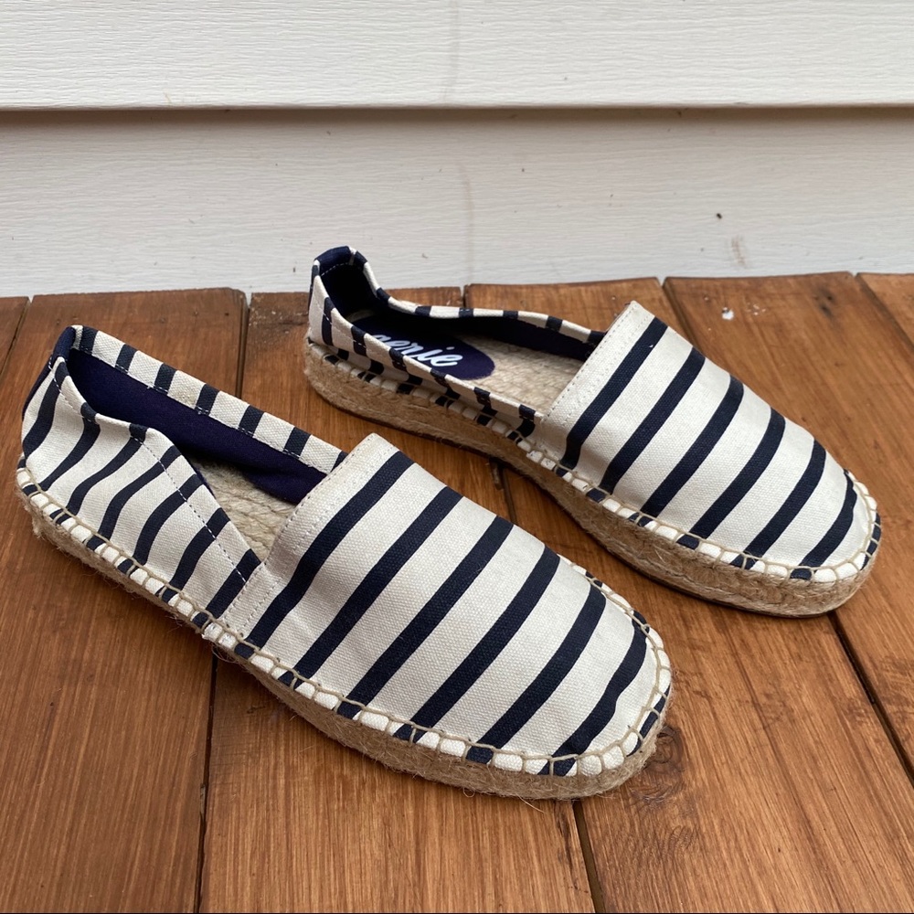 Aerie Espadrille slip on flats size 8